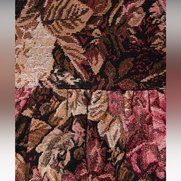 Floral satin shoulder tie peplum top - Picture 5 of 10